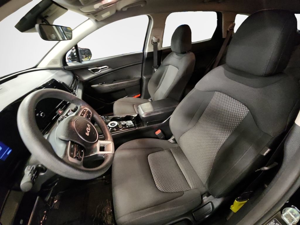 Used 2023 Kia Sportage LX AWD/4WD image 14