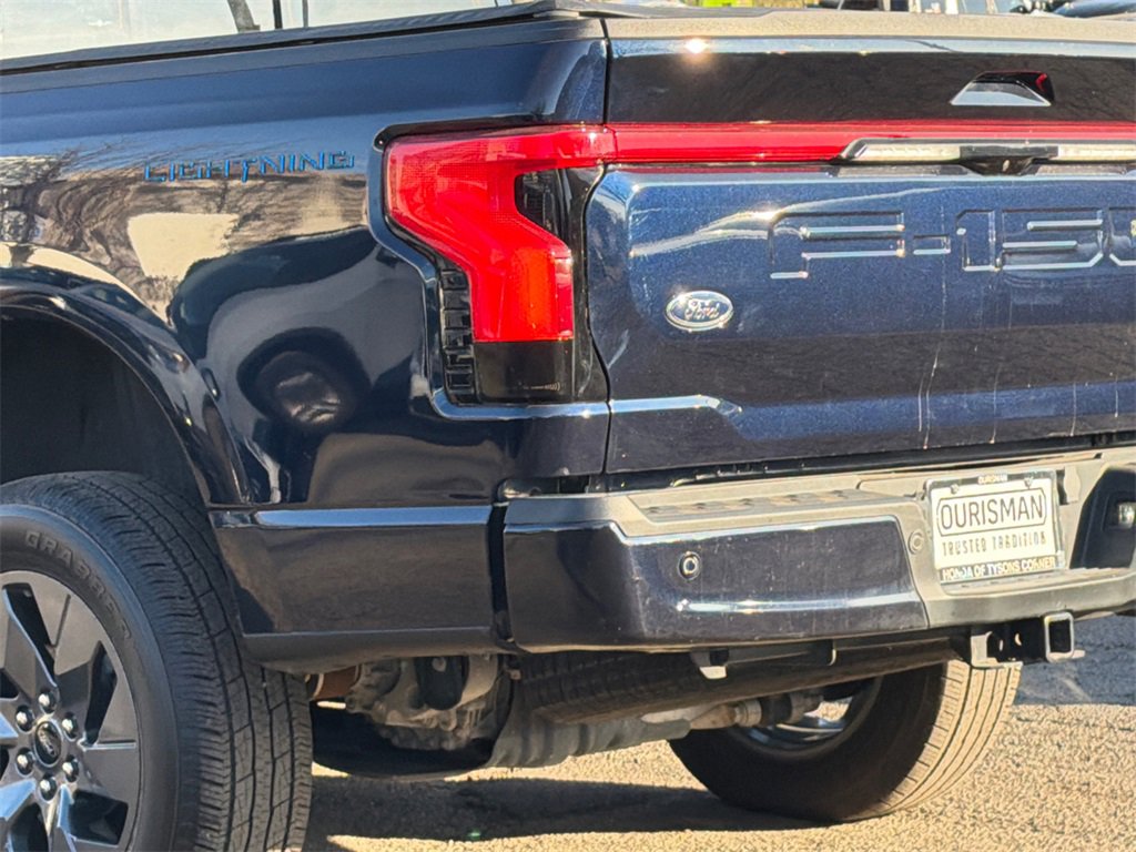 Used 2023 Ford F150 Lightning Lariat image 6