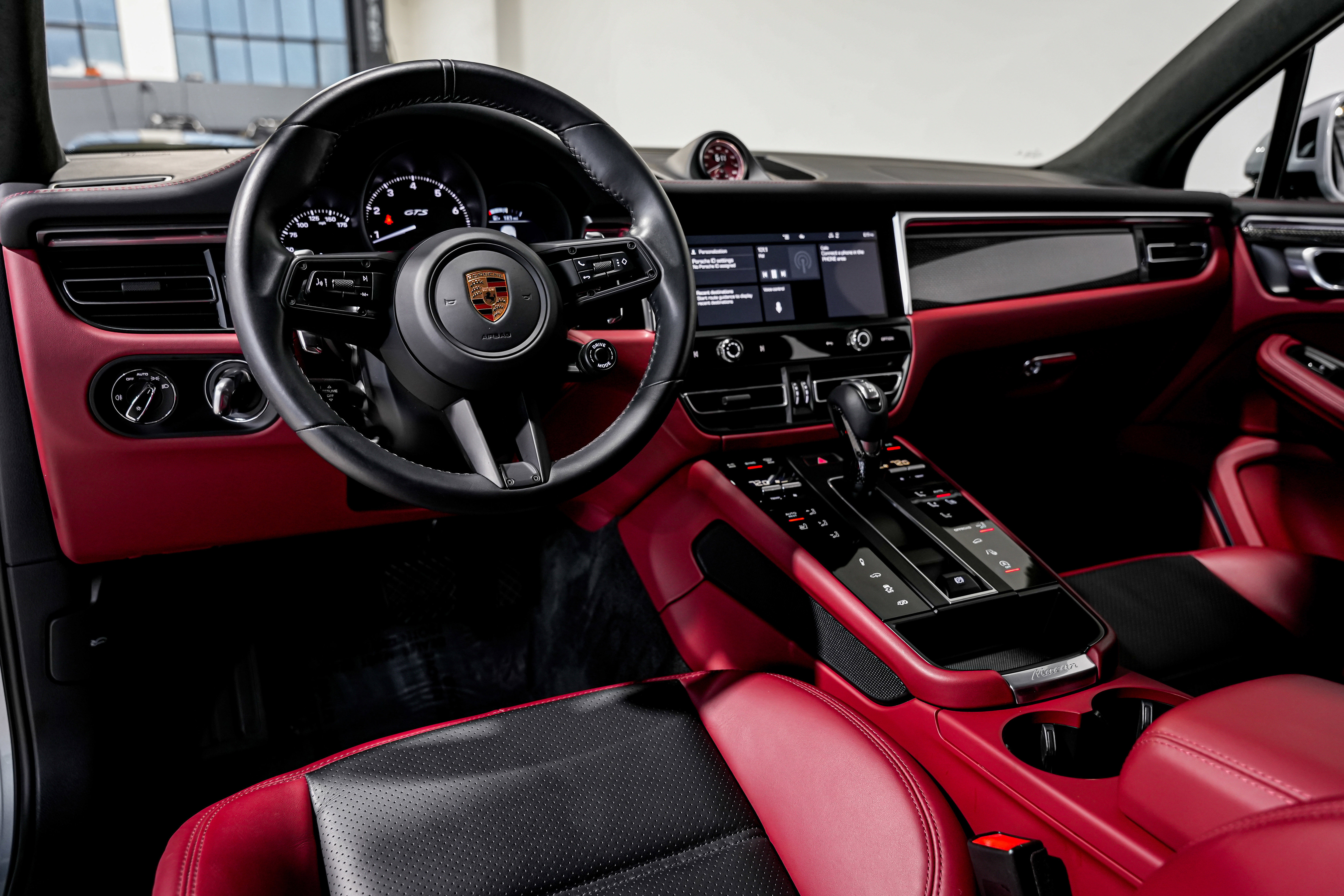 Used 2022 Porsche Macan GTS w/ Sport Chrono Package image 9