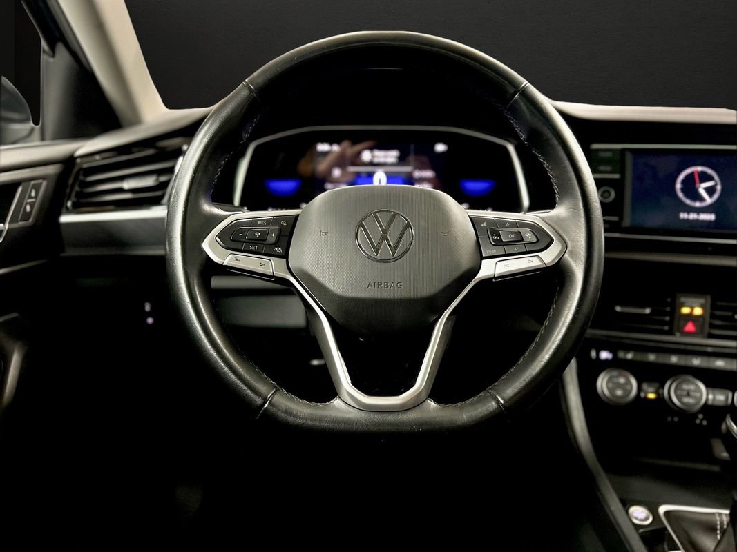 Used 2024 Volkswagen Jetta SE image 27