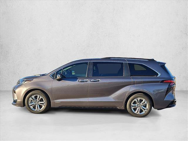 Used 2021 Toyota Sienna XSE w/ XSE Plus Package image 9