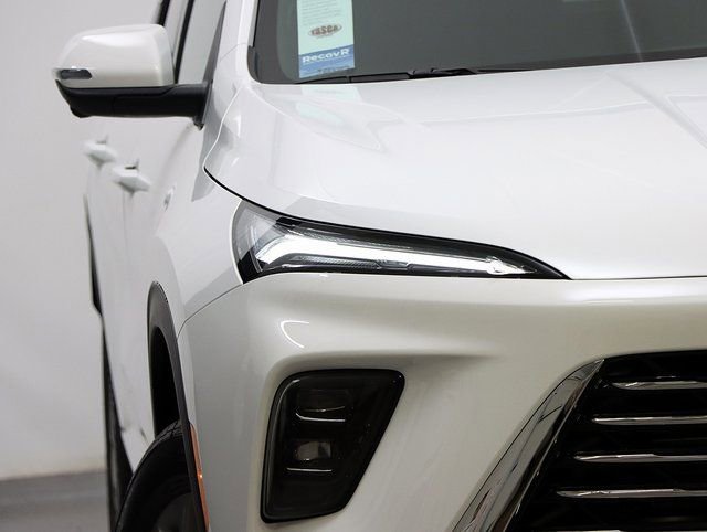 New 2026 Buick Enclave Preferred w/ LPO, Floor Liner Package image 4