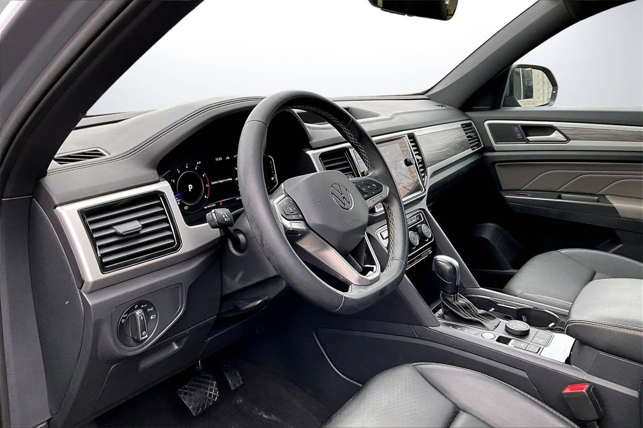 Used 2022 Volkswagen Atlas Cross Sport SE image 19