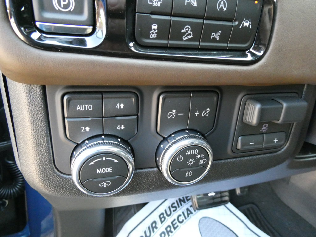 New 2026 GMC Yukon XL Denali Ultimate AWD/4WD image 21