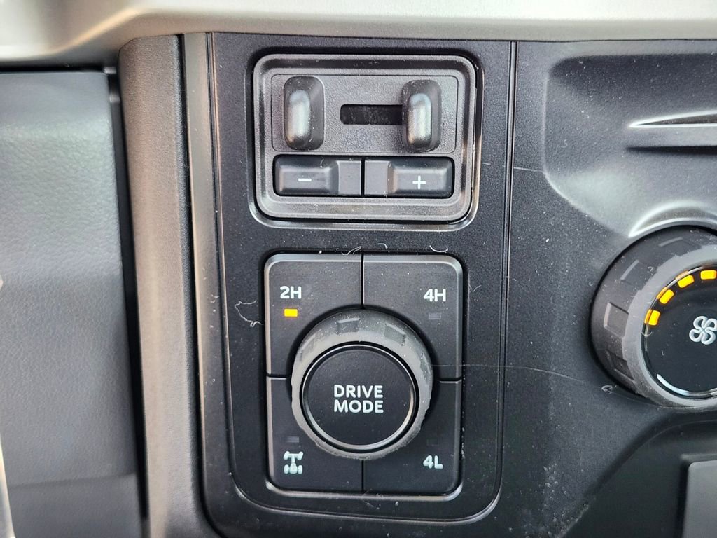 New 2026 Ford F250 XL w/ XL Chrome Package image 19