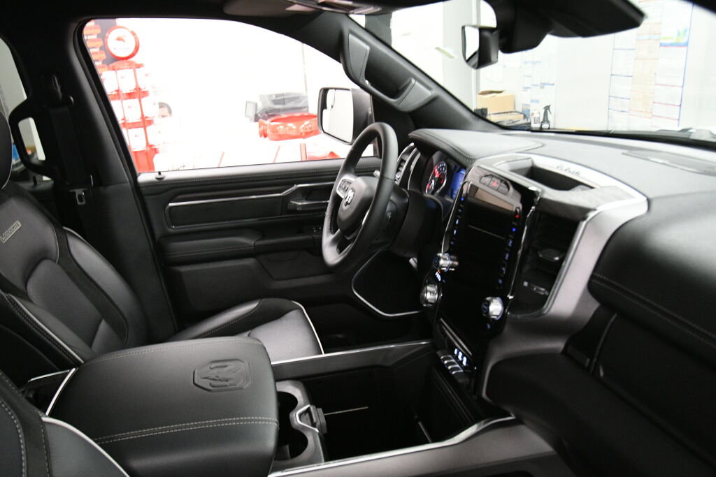 Used 2026 RAM 1500 Laramie AWD/4WD image 27