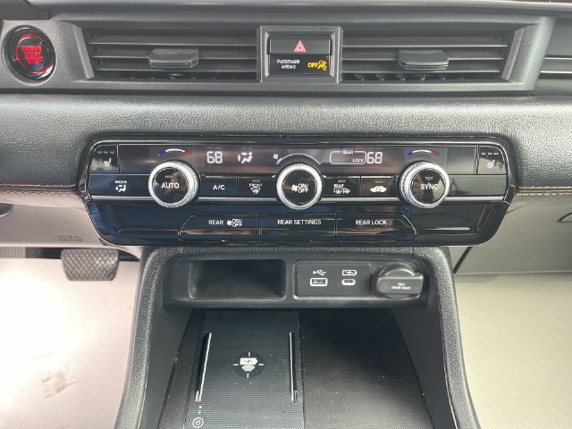 Used 2025 Honda Pilot TrailSport image 19