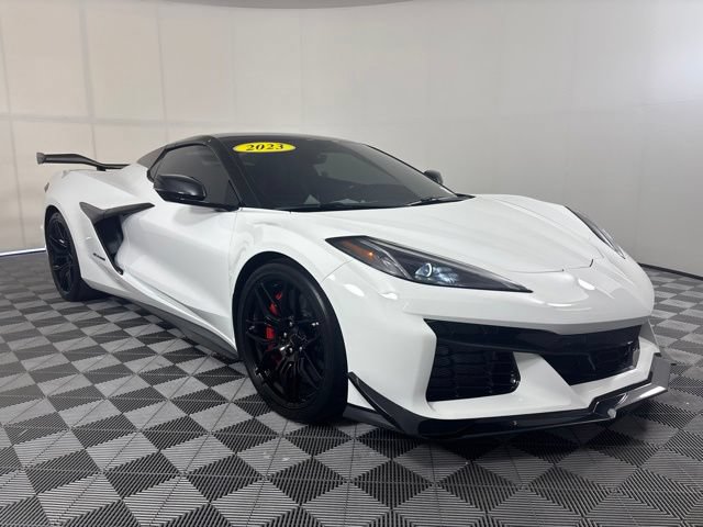 Used 2023 Chevrolet Corvette Z06 w/ Z07 Performance Package RWD image 31