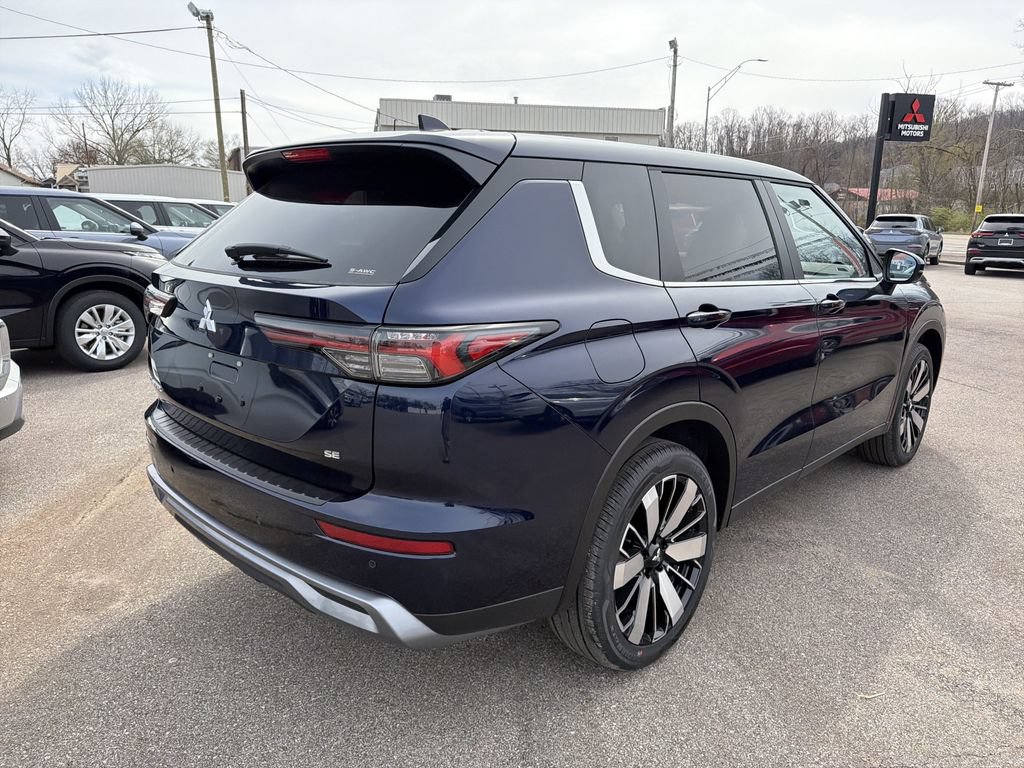 New 2026 Mitsubishi Outlander SE AWD/4WD image 4