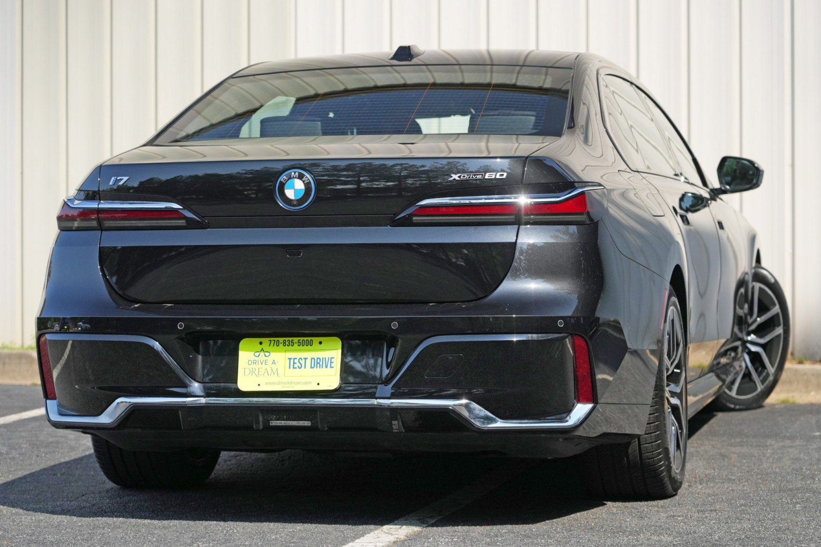 Used 2023 BMW i7 xDrive60 w/ Executive Package 2 AWD/4WD image 5