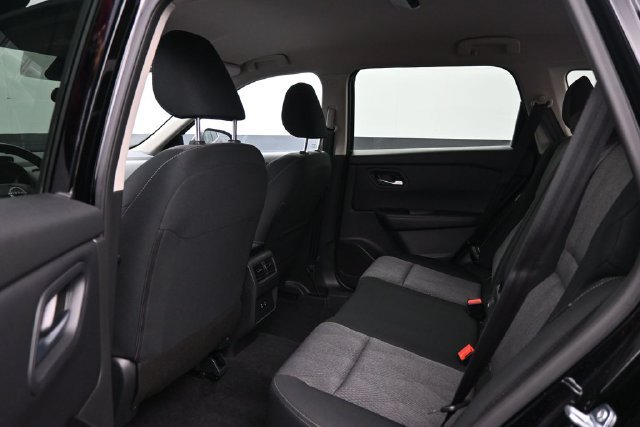 Used 2026 Nissan Rogue SV FWD image 15