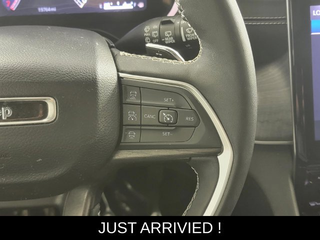 Used 2024 Jeep Grand Cherokee Limited AWD/4WD image 28