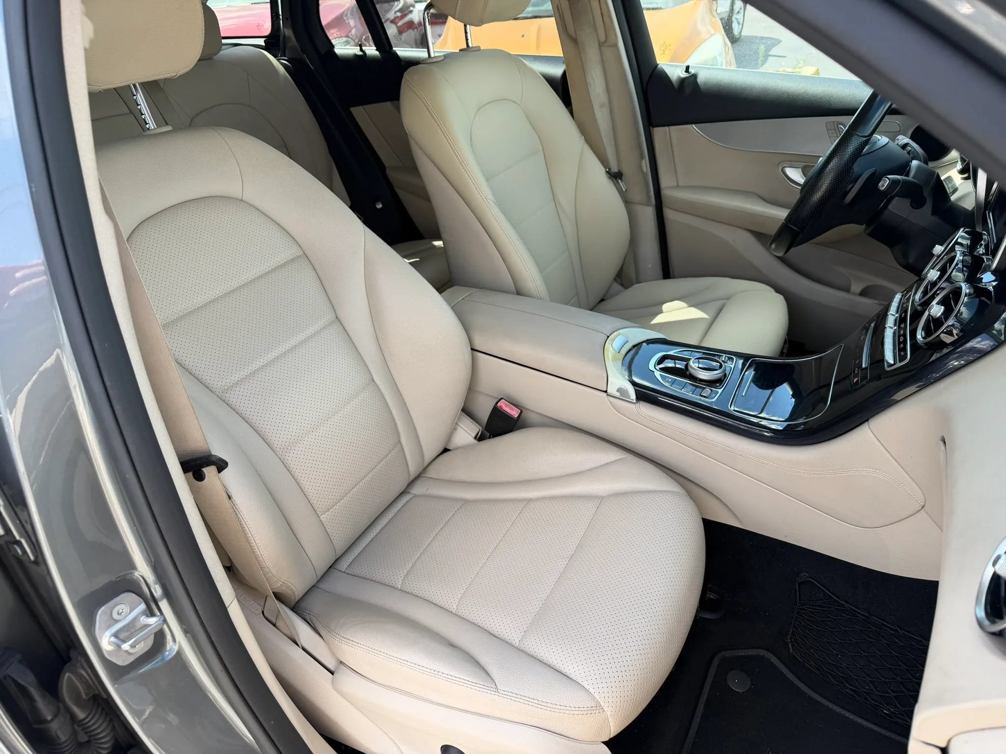Used 2017 Mercedes-Benz GLC 300 4MATIC image 9