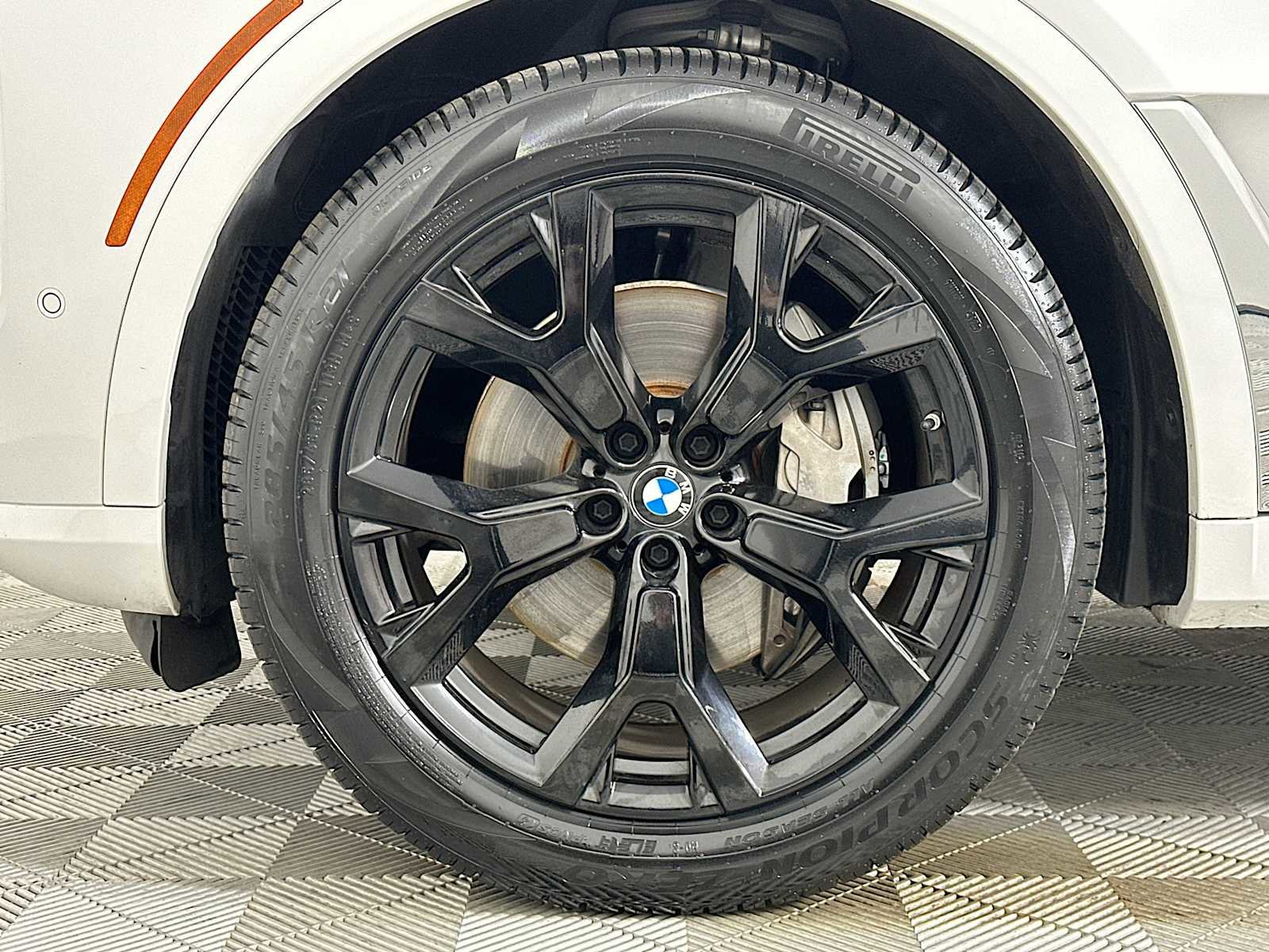 Used 2024 BMW X7 xDrive40i w/ Premium Package image 31