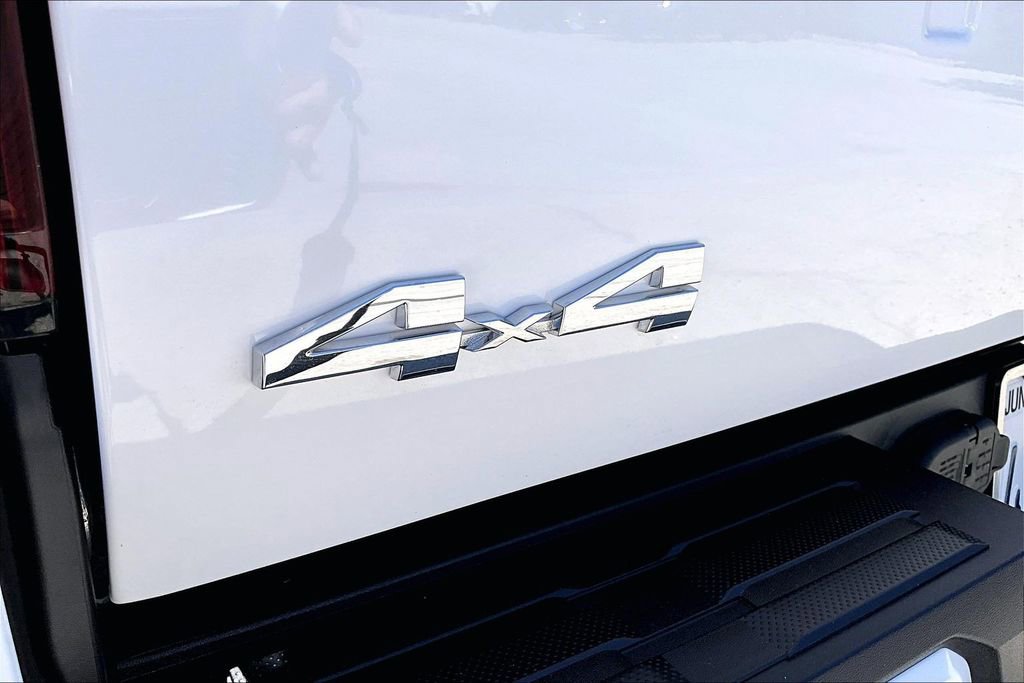 Certified 2025 Toyota Tacoma SR5 w/ SR5 Upgrade Package AWD/4WD image 25