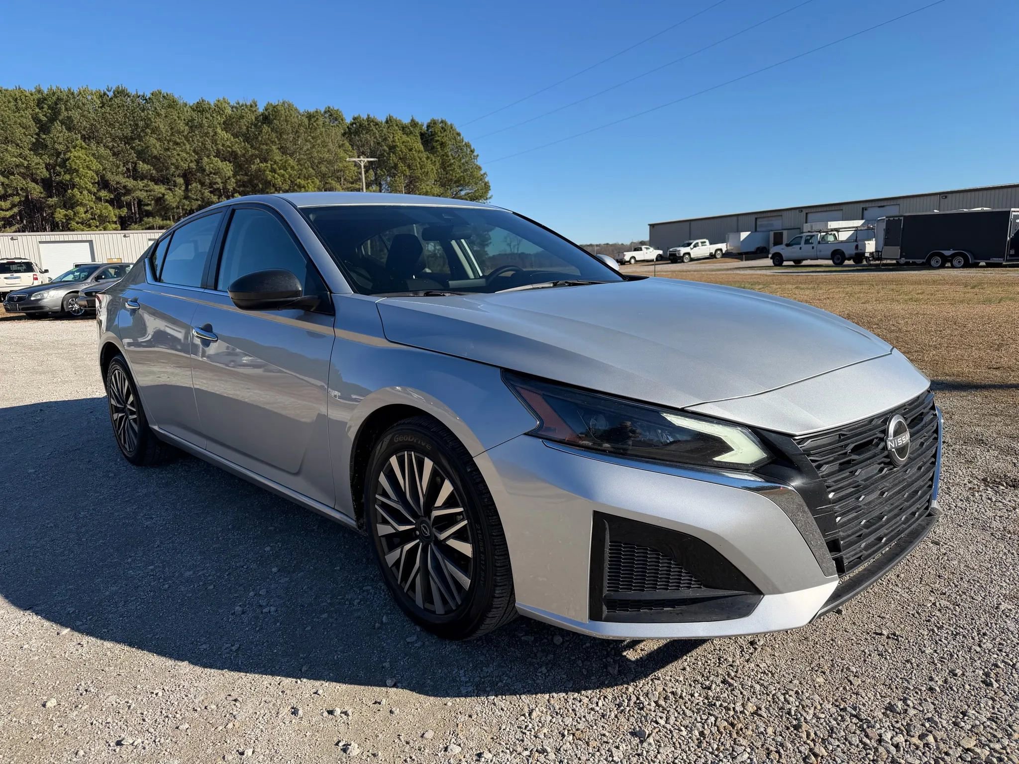 Used 2023 Nissan Altima 2.5 SV image 7