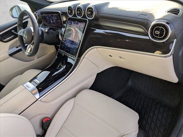 Used 2025 Mercedes-Benz GLC 300 4MATIC image 28
