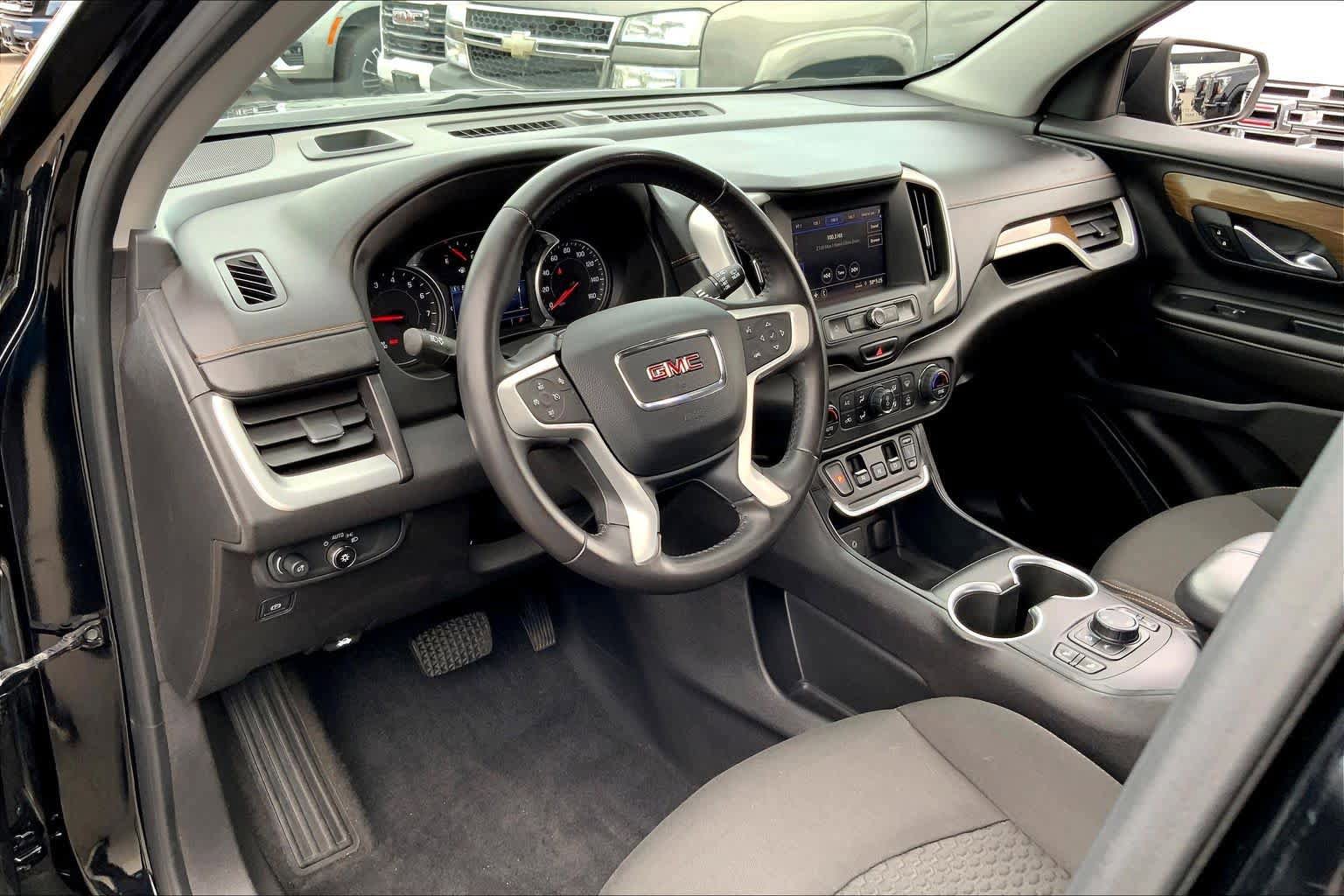 Used 2020 GMC Terrain SLE w/ Driver Convenience Package AWD/4WD image 16