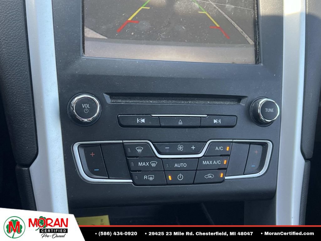 Used 2016 Ford Fusion SE FWD image 22