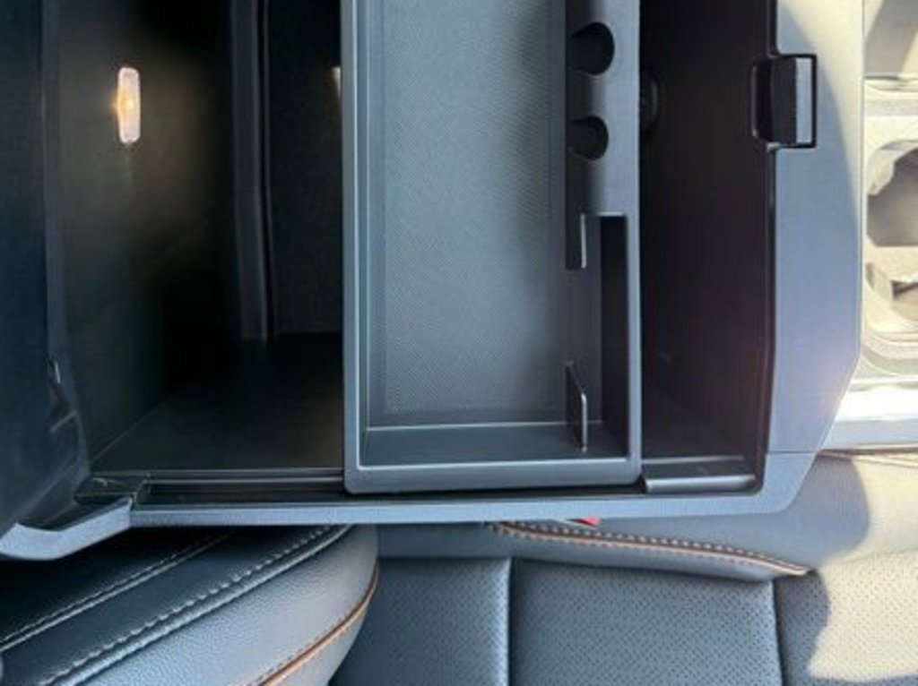 New 2025 Ford F350 Lariat w/ Lariat Ultimate Package image 28