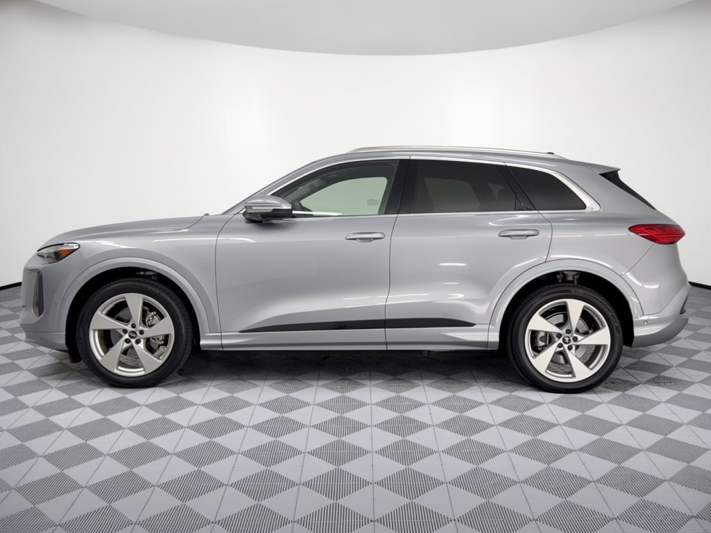 Used 2025 Audi Q5 Prestige AWD/4WD image 2