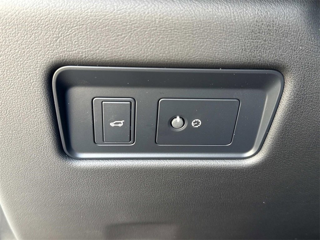 New 2026 Jaguar F-PACE R-Dynamic S image 32