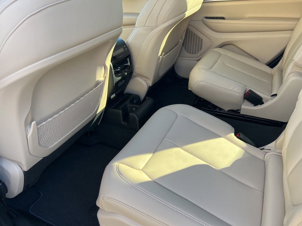 New 2025 Jeep Grand Cherokee L Limited image 21