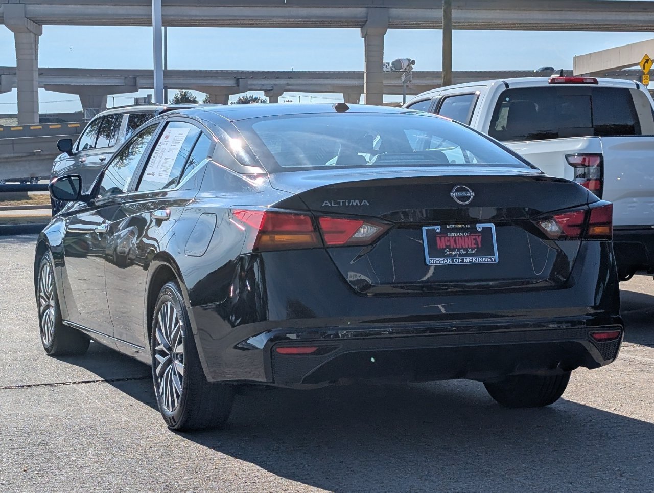 Used 2025 Nissan Altima 2.5 SV FWD image 4