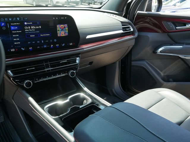 Used 2025 Chevrolet Traverse Z71 w/ Driver Confidence Package AWD/4WD image 24