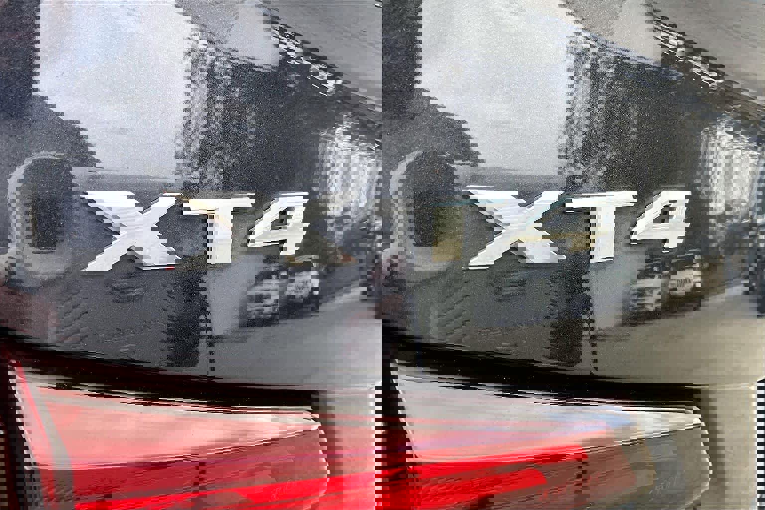 Used 2023 Cadillac XT4 Luxury w/ Cold Weather Package image 10