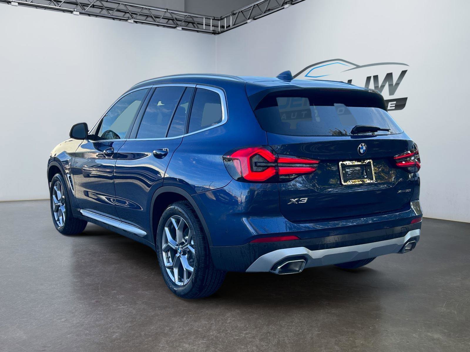 Used 2024 BMW X3 xDrive30i w/ Premium Package image 5