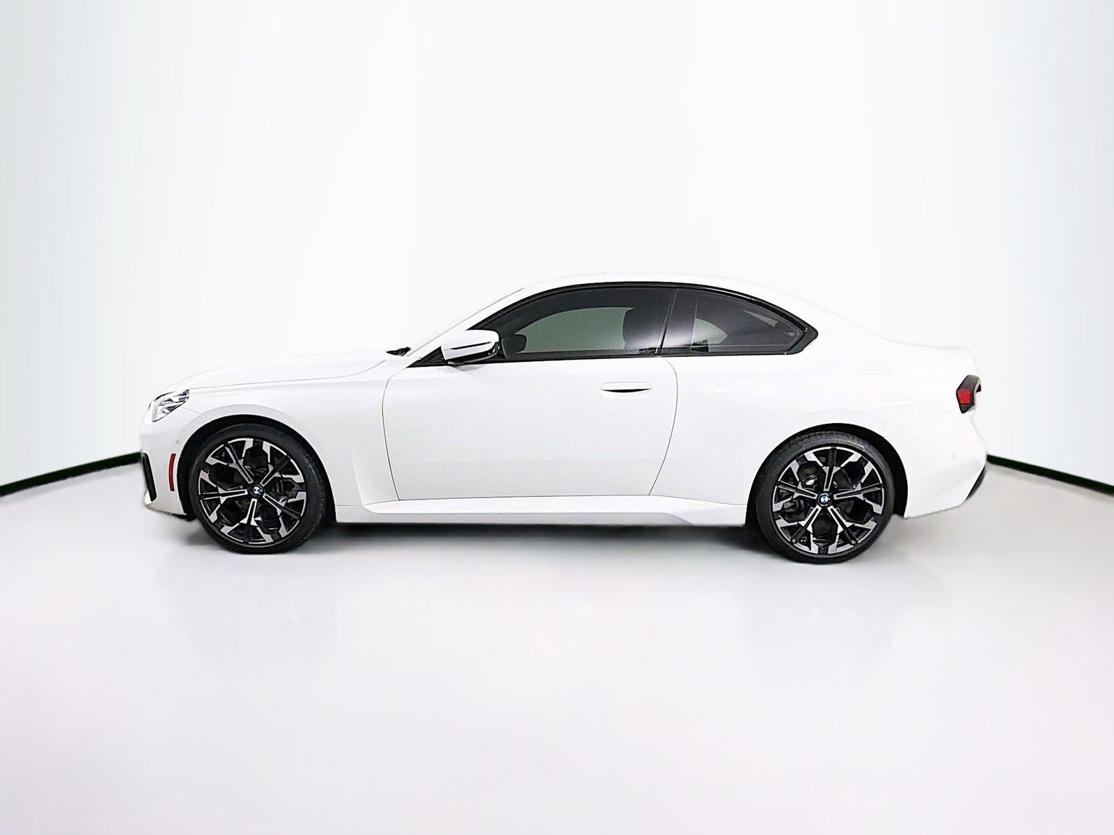 Used 2025 BMW 230i xDrive Coupe w/ M Sport Package image 4
