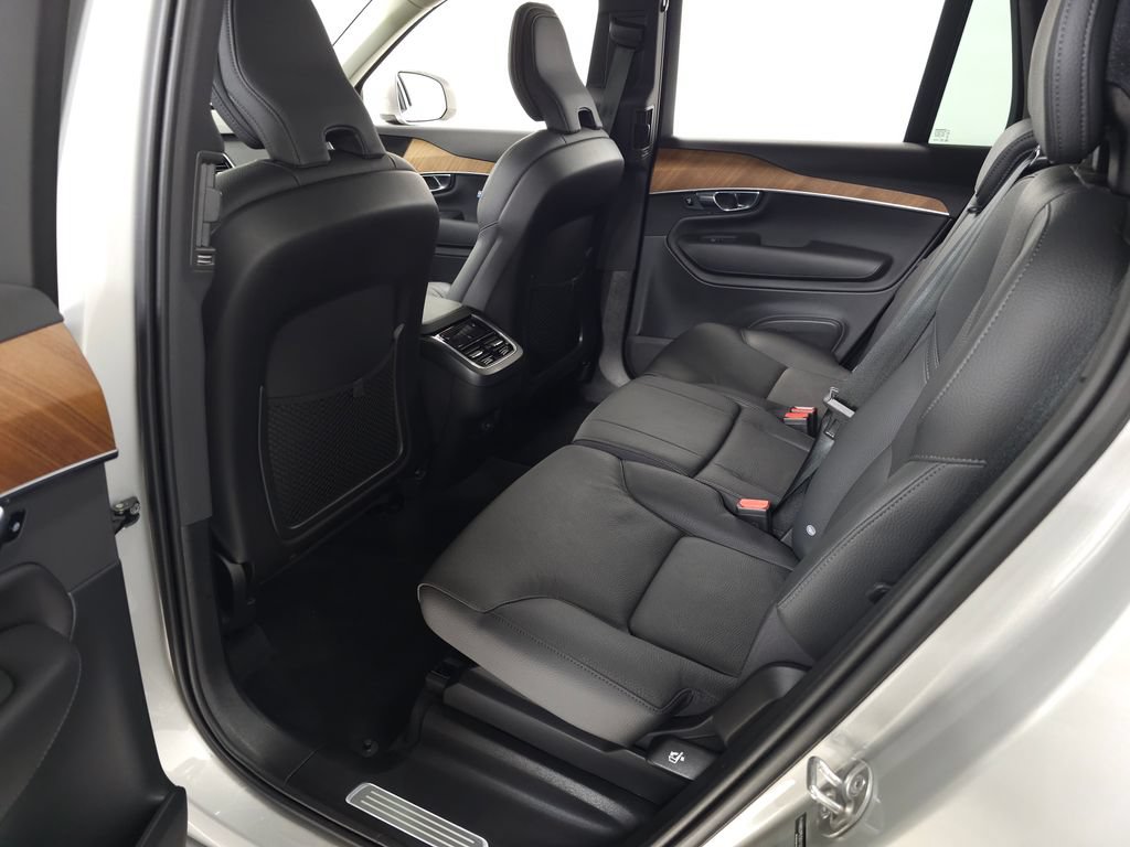 Certified 2025 Volvo XC90 B6 Plus w/ Protection Package AWD/4WD image 31