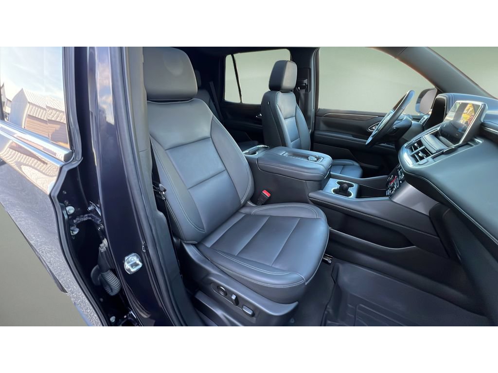 Certified 2022 Chevrolet Tahoe LT w/ Luxury Package AWD/4WD image 32