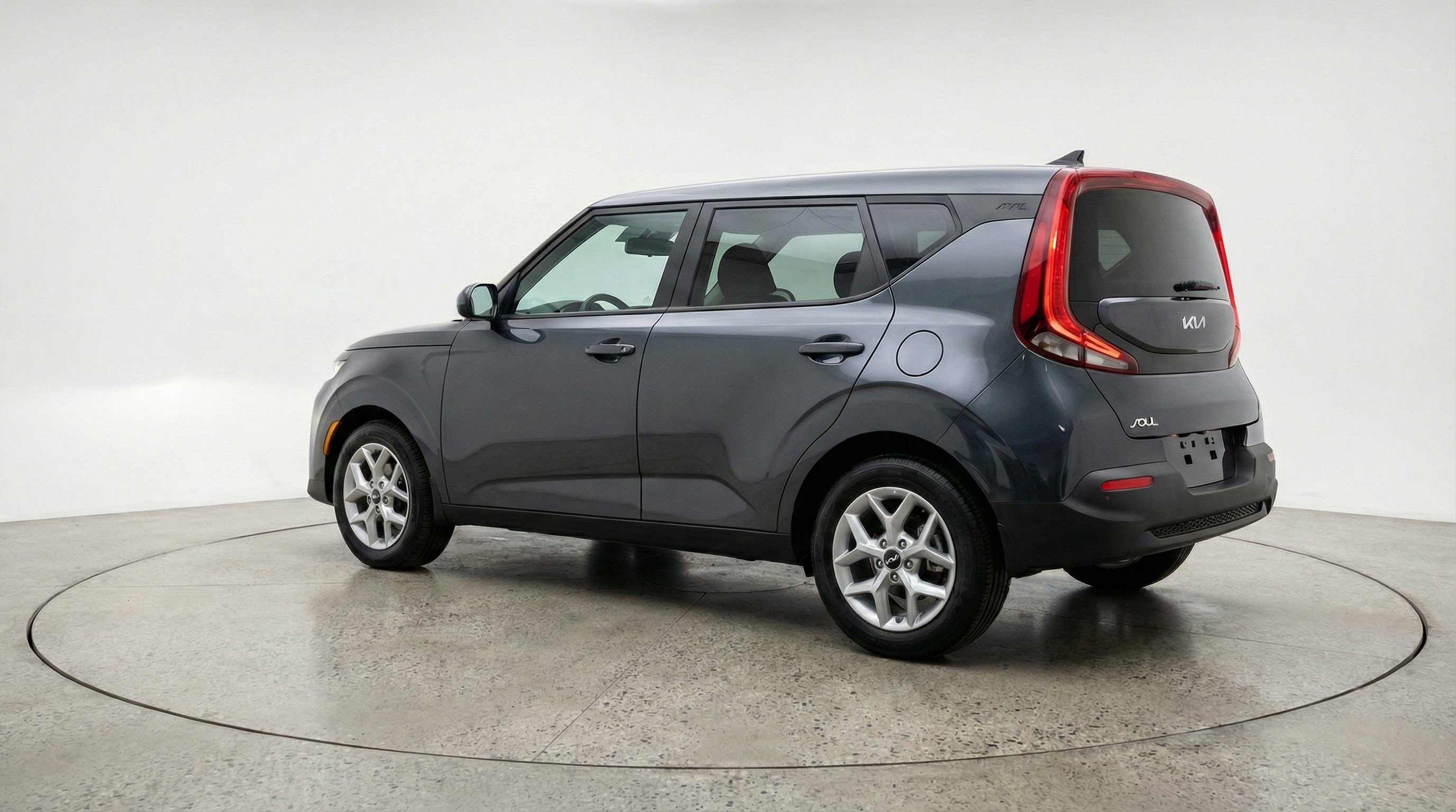 Used 2025 Kia Soul LX w/ LX Technology Package FWD image 6