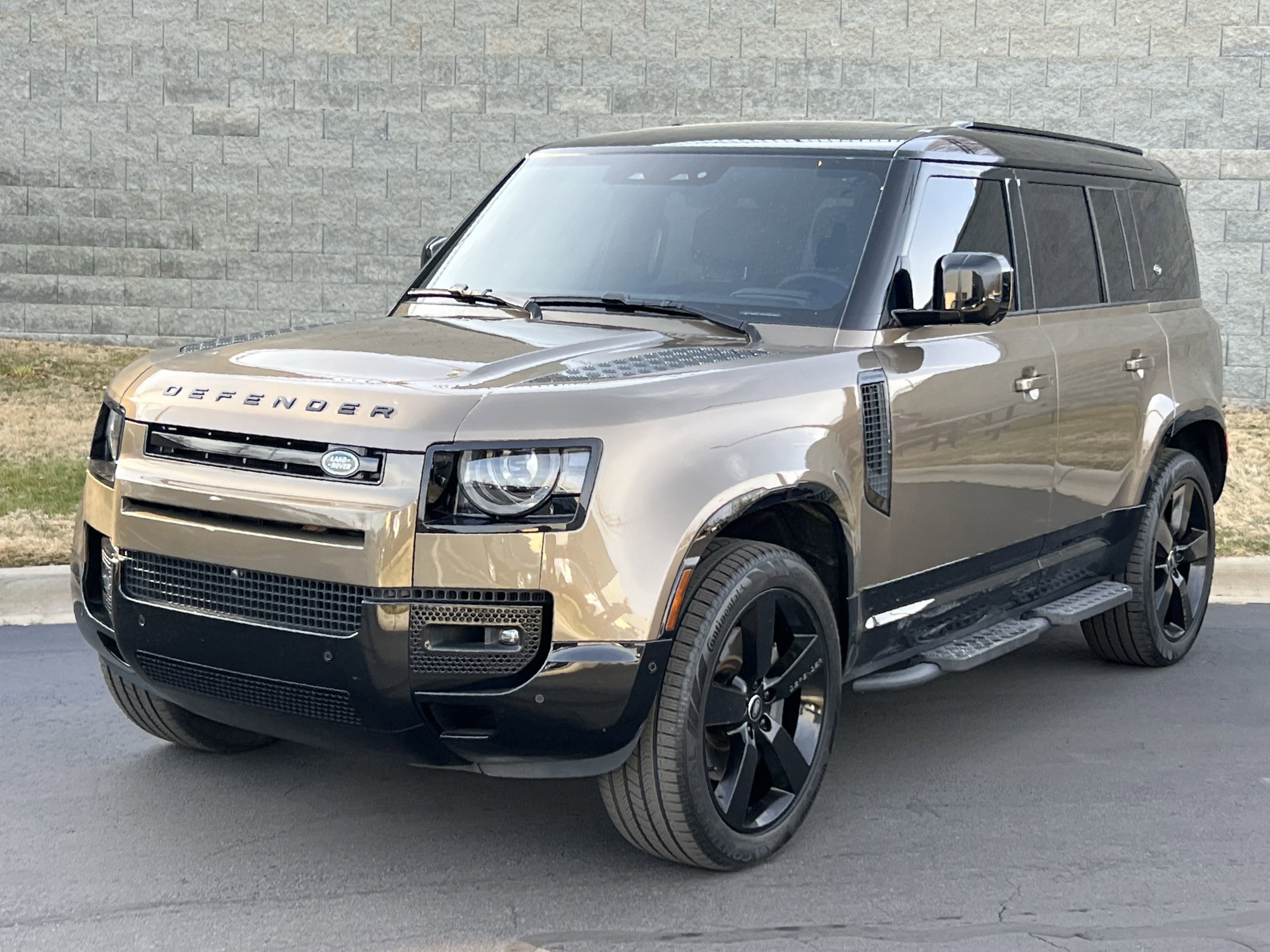 Certified 2024 Land Rover Defender 110 X-Dynamic SE video 1