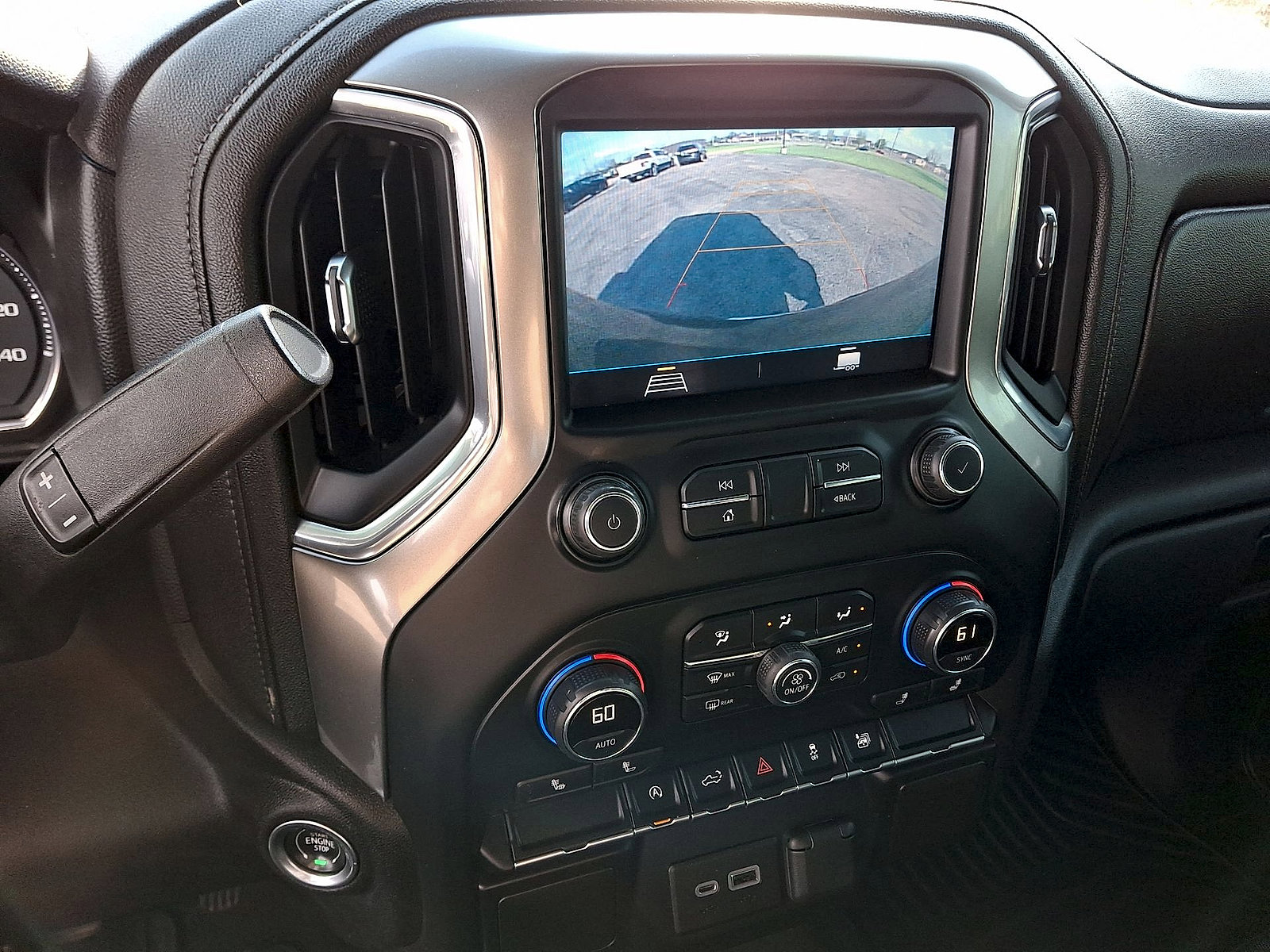 Used 2021 Chevrolet Silverado 1500 LT AWD/4WD image 15