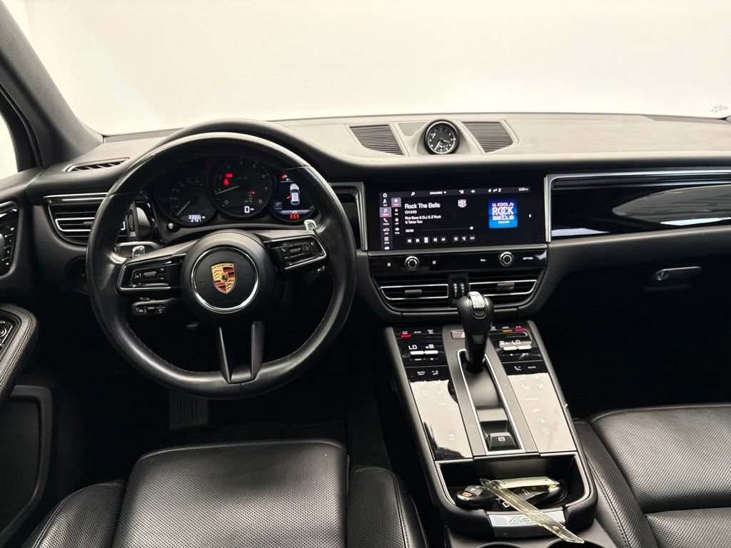 Certified 2023 Porsche Macan AWD/4WD image 29