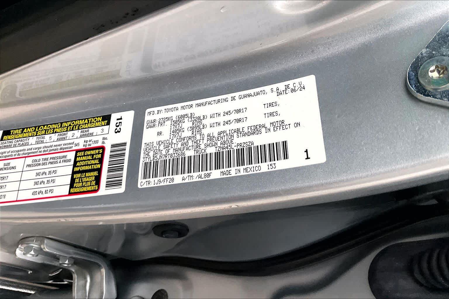 Used 2024 Toyota Tacoma SR5 AWD/4WD image 33