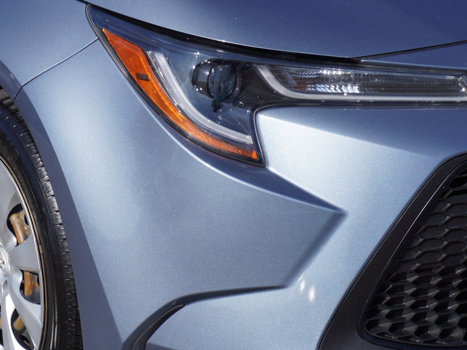 Used 2020 Toyota Corolla LE image 3