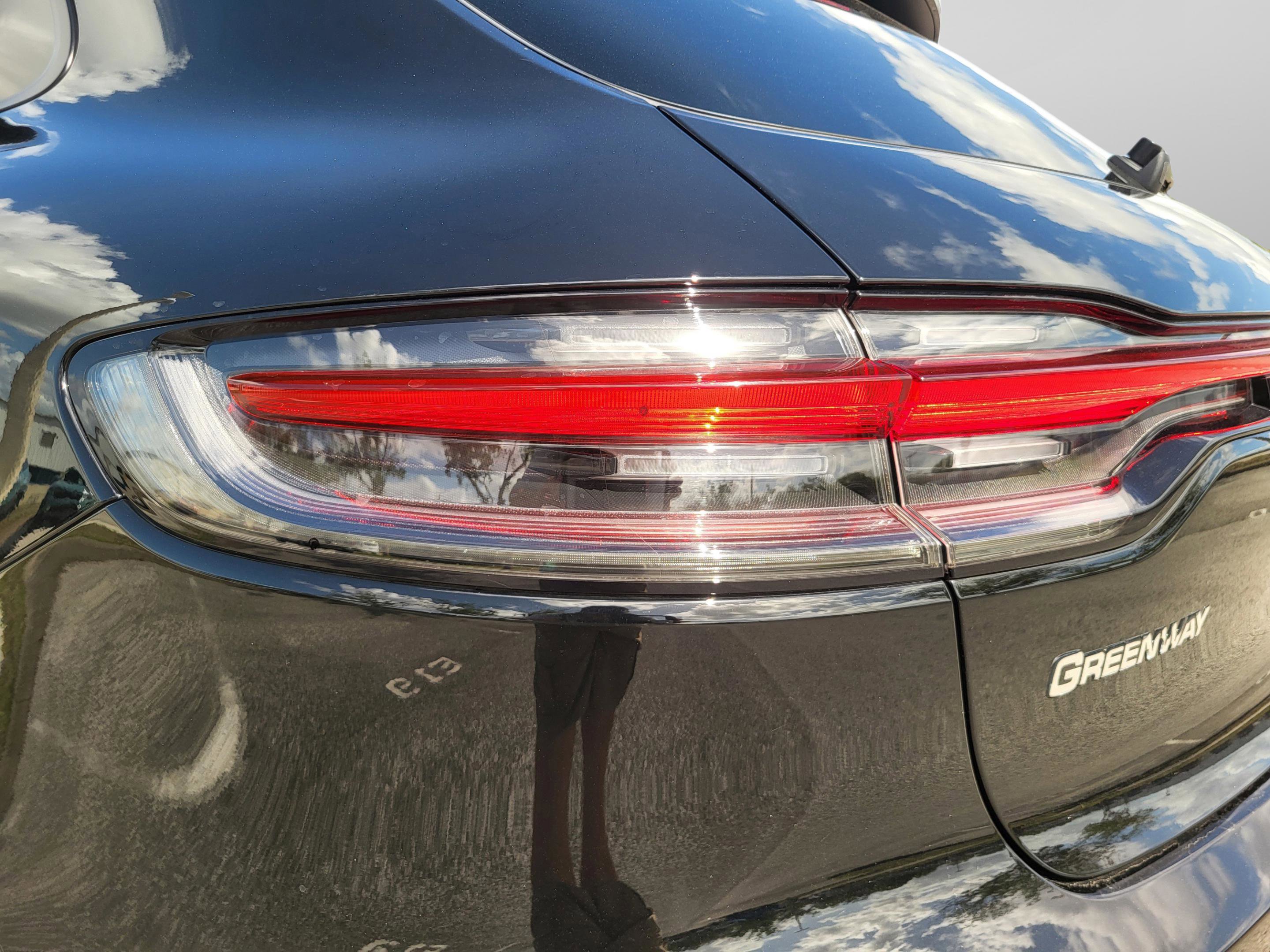 Used 2023 Porsche Macan AWD/4WD image 14