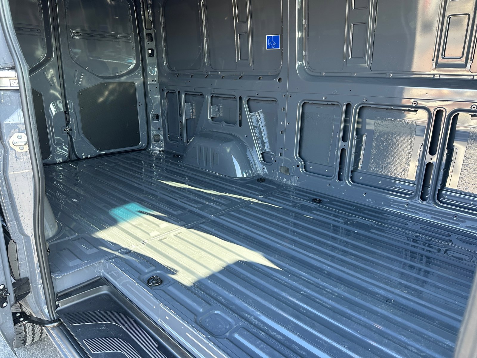 Used 2025 Mercedes-Benz Sprinter 2500 image 25