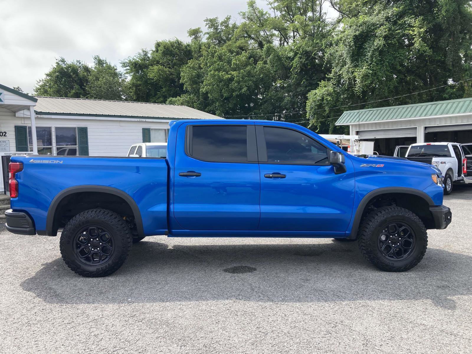 Used 2024 Chevrolet Silverado 1500 ZR2 w/ ZR2 Bison Edition image 2