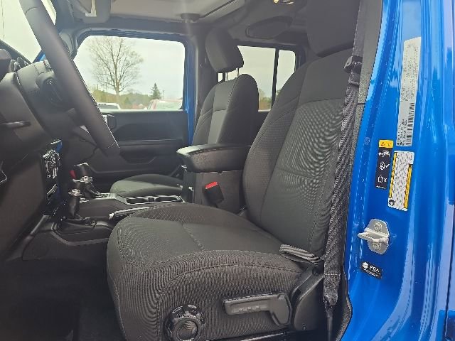 Used 2023 Jeep Gladiator Sport AWD/4WD image 10