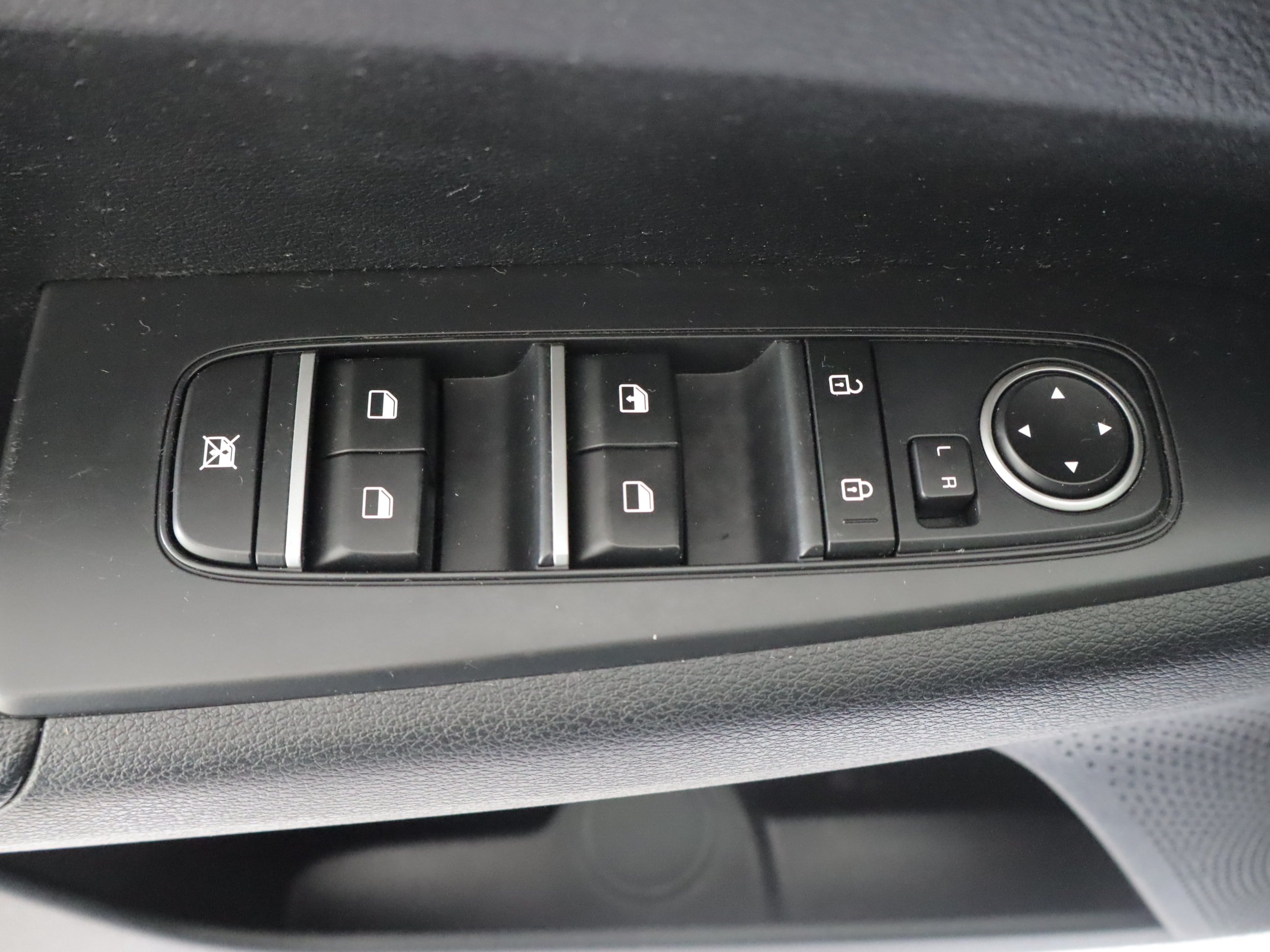 Used 2019 Kia Forte LXS FWD image 9