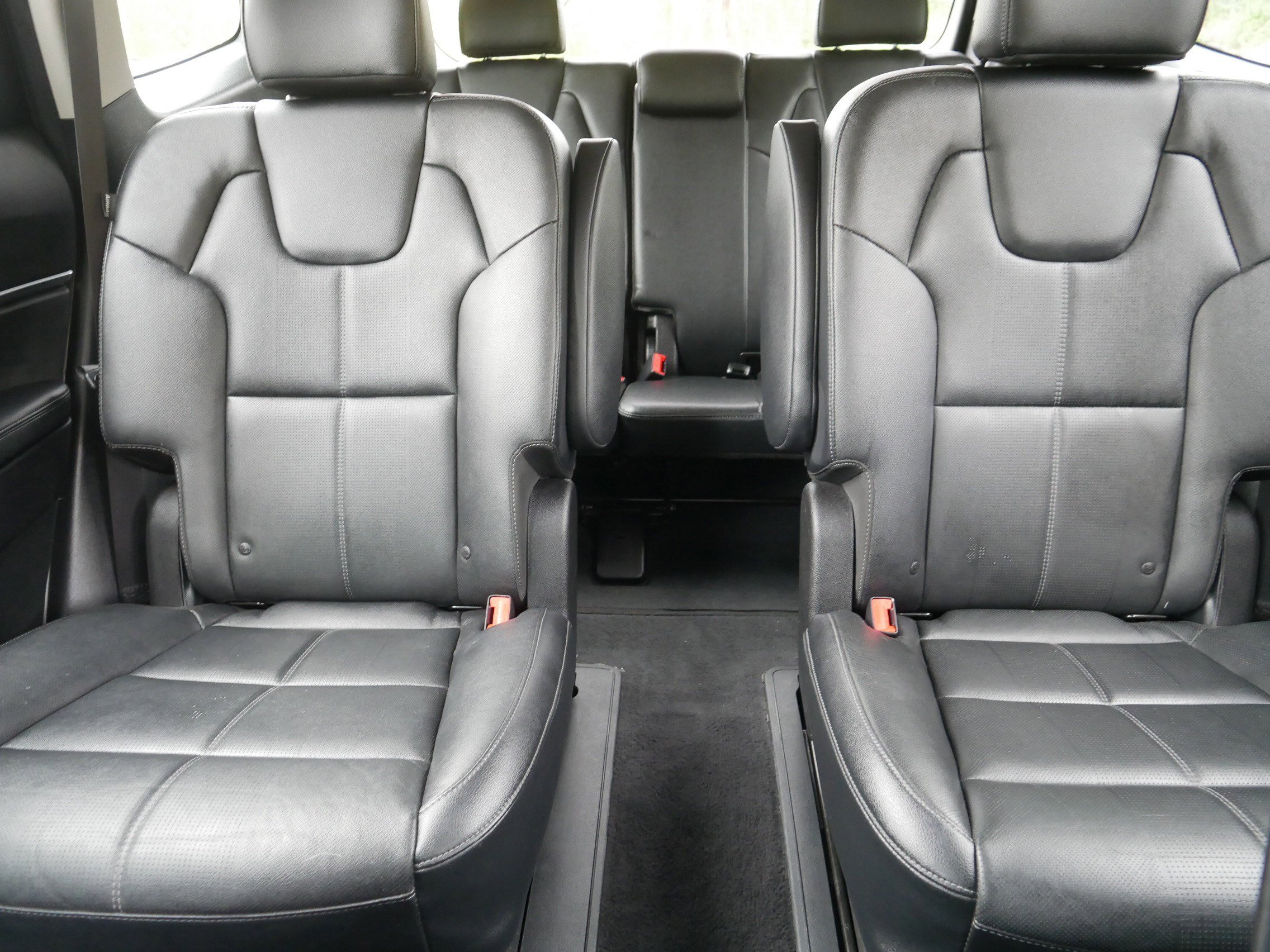 Used 2024 Kia Telluride EX w/ EX Captain's Chair Package AWD/4WD image 13