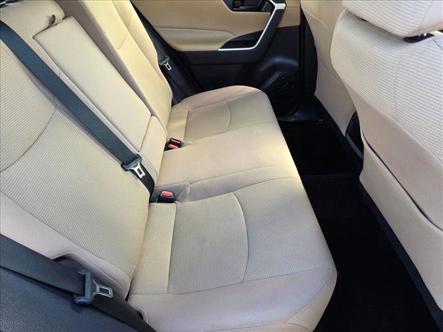 Used 2021 Toyota RAV4 LE image 18