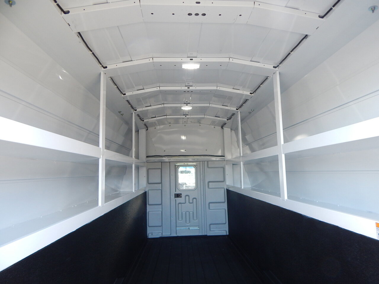 Used 2022 Ford E-450 and Econoline 450 Super Duty w/ Power Windows & Locks Group RWD image 19