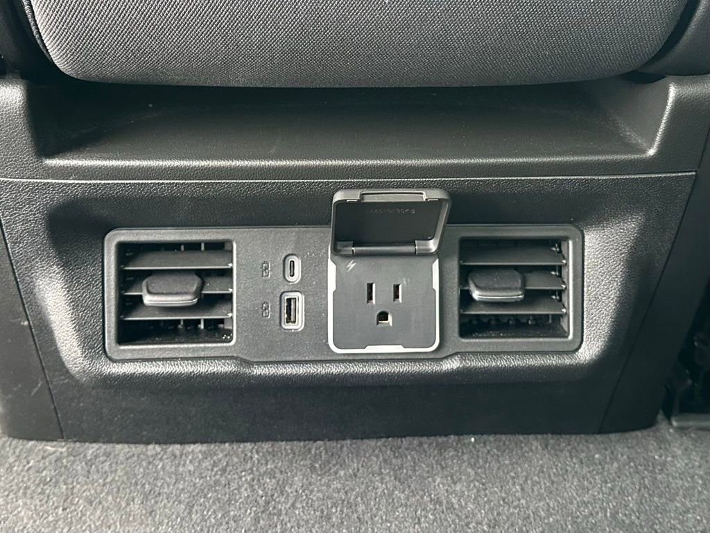 Used 2024 Chevrolet Silverado 1500 LT image 13