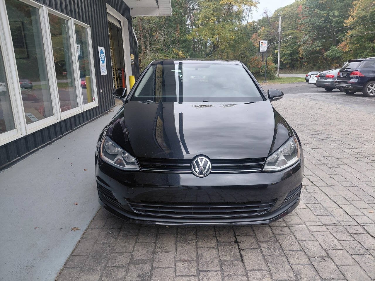 Used 2015 Volkswagen Golf S FWD image 4